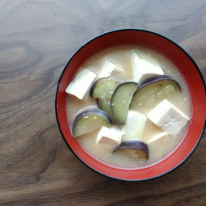 具だくさん☆茄子と豆腐の白味噌汁